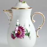 Mokkakanne, Dresden, Carl Thieme, Potschappel, Blumenmalerei mit Golddekor, H. 17,5 cm - photo 1