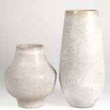 2 Keramik-Vasen, Hameln, grau glasiert, H. 23 cm und 36 cm - photo 1