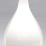 KPM-Vase, Berlin, weiß, Entwurf Trude Petri, gebauchter vierkantiger Korpus, H. 23,5 cm - photo 1
