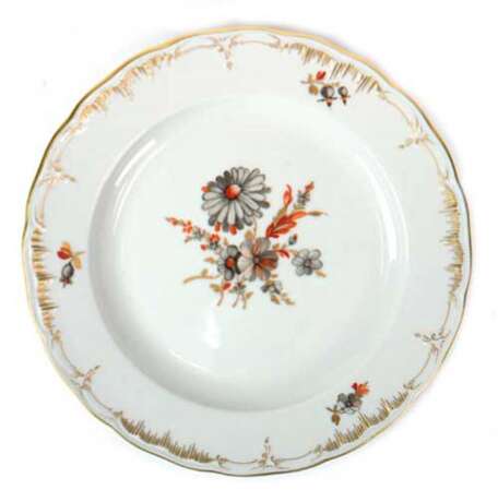 KPM-Teller, roter Reichsapfel und blaue Zeptermarke, Fahne und Spiegel floral bemalt mit Goldstaffage, Dm. 20 cm - photo 1