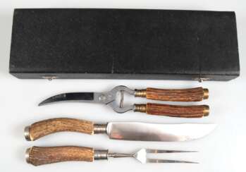 Tranchierbesteck und Geflügelschere mit Horngriffen, A. Wingen Jr., Solingen, L. 28 cm - 31 cm, im Originaletui