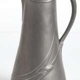 Jugendstil-Kanne, Zinn, um 1905, mit fließendem Jugendstilrelief, H. 28 cm - photo 1