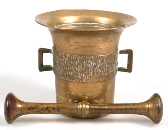 Messing-Mörser mit Pistill, 2 seitl. Henkel, Rillendekor, H. 13,5 cm, Pistill-L. 21 cm - Foto 1