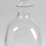 Whisky-Karaffe, Klarglas, gebauchter Korpus mit 4 geschliffenen Seitenflächen und ausgeschliffenem Abriß, 4-kantiger Stopfen, Ges.-H. 20,5 cm - photo 1