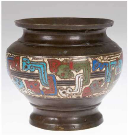 Vase, Japan, Meiji Periode, Bronze mit Emailbordüre, Gebrauchspuren, H. 13,5 cm - photo 1