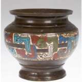 Vase, Japan, Meiji Periode, Bronze mit Emailbordüre, Gebrauchspuren, H. 13,5 cm - photo 1