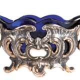 Salznapf mit blauem Glaseinsatz, WMF, im Barockstil, mit 2 seitl. Henkeln, Glaseinsatz am Rand best., 5x10,5x4,2 cm - photo 1