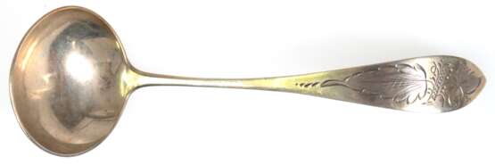 Sahnelöffel, 800er Silber, um 1900, mit Floraldekor, 20,9 g, L. 12 cm - photo 1
