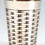 Becher, 800er Silber, konische Wandung korbartig reliefiert, Gew. 47,6 g, H. 6,5 cm - photo 1