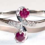 Ring im Stil um 1900, 925er Silber, rhodiniert, 2 Rubine von zus. ca. 0,18 ct. und kleine Brillanten, RG 54, Innendurchmesser 17,2 mm - фото 1