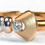 Brillant-Ring, 585er GG/WG, ausgefaßt mit 1 Brillanten von 0,05 ct. punziert, Ges.-Gew. 1,91 g, RG 51,5 - фото 1