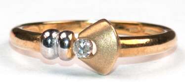 Brillant-Ring, 585er GG/WG, ausgefaßt mit 1 Brillanten von 0,05 ct. punziert, Ges.-Gew. 1,91 g, RG 51,5