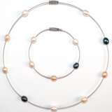 Set aus Hals-und Armreif, Stahl und echte Perlen, multicolor - photo 1