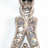 Kette und Anhänger, mit Smaragd ca. 0,80 ct.,und Zirkonia, 925er Silber, Anhänger mit Öse ca. 2,4 x 0,8 cm, Kettenlänge ca. 40 cm - photo 1