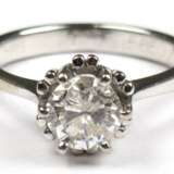 Solitaire-Ring, 585er WG, ausgefaßt mit 1 Brillanten von ca. 1,07 ct., P2-P3, Ges-Gew. 4,25 g, RG 53 (Wiederbeschaffungswert lt. Expertise 4.820,- €) - photo 1