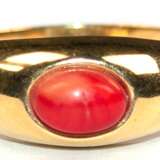 Korallen-Ring, 333er GG, besetzt mit 1 ovalen-Korallen-Cabochon, Ges.-Gew. 1,43 g, RG 56 - photo 1