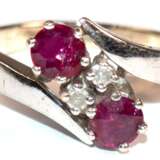 Ring "Toi & Moi“, 2 rund facettierte Rubine und 2 Diamanten, 585er WG, Innendurchmesser 16,2 mm, RG 51, ca. 3,2 g - photo 1
