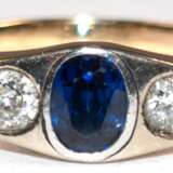 Ring, 585er GG, ca. 4,0 g, blauer Saphir, 2 Brillanten zus. ca. 0,40 ct, RG 60, Innendurchmesser 19,1 mm - photo 1