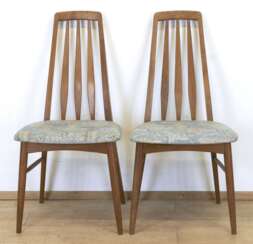 Paar Stühle &quot;Eva&quot;, Entw. Niels Koefoed, um 1960, Teakholz, gepolsterter Sitz mit hellem gemustertem Stoffbezug, versproßte Rückenlehne, 96x48x45 cm