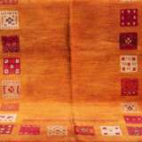 Gabbeh-Teppich, geometrisches Randmuster auf orangenem Grund, etwas fleckig, 230x160 cm - Foto 1