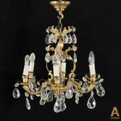 Lustre &agrave; six bougies de style Rococo. Europe. Premi&egrave;re moiti&eacute; du XXe si&egrave;cle 