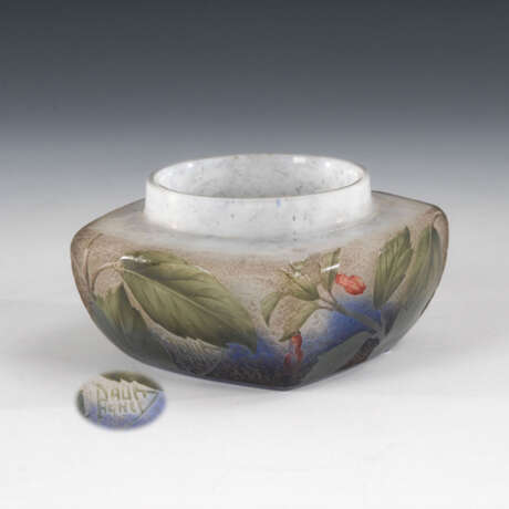 Kleine Jugendstil-Vase mit Fuchsiendeko - Foto 1