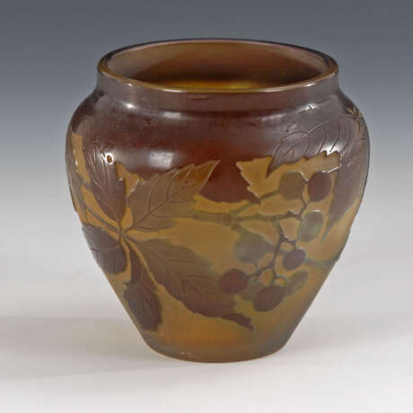 Vase mit Wildem Wein, GALLÉ. - фото 1