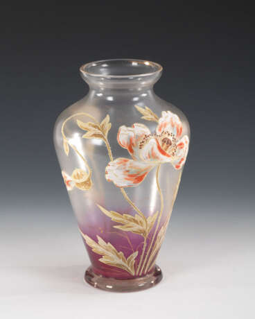 Jugendstil-Vase mit Mohnblütendekor. - photo 1