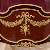 Vitrine en acajou et bronze dor&eacute; de style Sormani. France 19&egrave;me si&egrave;cle. Mahogany and Gilded bronze mercury Late 19th century - Foto 6