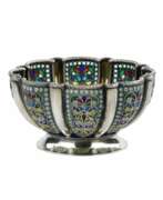 Emaille. Bol en argent russe avec &eacute;mail vitrail. Maison Khlebnikov. Moscou, d&eacute;but du XXe si&egrave;cle 