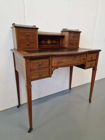 A small beautiful desk with inlays - Foto 4