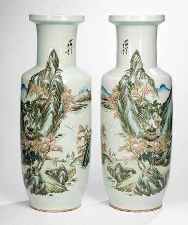 Paar große Vasen mit Landschaftsdekor - photo 1