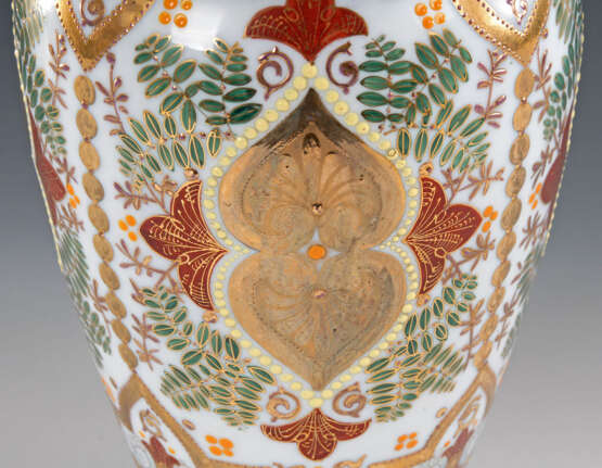 Vase mit Emailmalerei. - photo 2