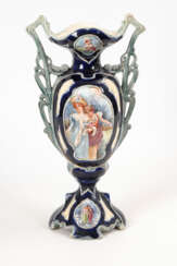 Jugendstil-Vase mit Kobaltfond.