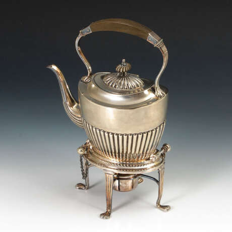 Versilberte Teekanne auf Rechaud, WMF. - фото 1