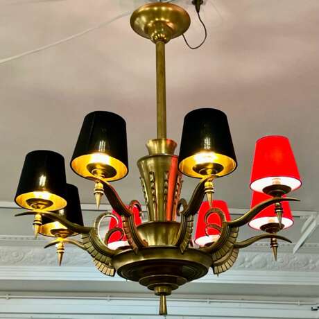 Eight-Armed Chandelier with Red or Black Lampshades Art Deco Mid-20th Century Bronce Antiquity 20th century - photo 3