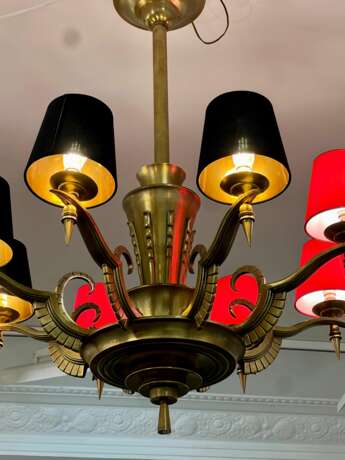 Eight-Armed Chandelier with Red or Black Lampshades Art Deco Mid-20th Century Bronce Antiquity 20th century - photo 6