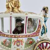 Groupe saxon sculptural en porcelaine Voiture de mariage de Napoleon Bonaparte. Porcelain Hand Painted Gilding 20th century - photo 7