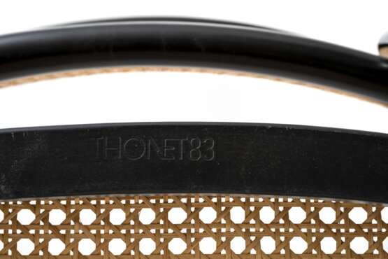 Sechs Thonet Stühle - photo 7