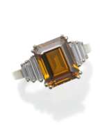 Jewelry. Ring mit cognacfarbenen Diamanten