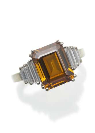 Ring mit cognacfarbenen Diamanten - photo 1