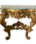 Marbre. Console en bois dore du 19&egrave;me si&egrave;cle. 