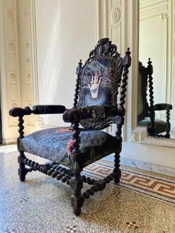 Unique and Large Carved Oak Armchair in Modern Fabric in the Style of Louis XIII Oak and fabric Louis XIII - Renaissance 19th century - photo 14