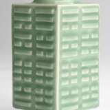 Seladonfarben glasierte 'cong'-Vase mit Bagua-Trigrammen - photo 2