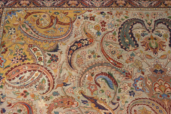 Großer Orientteppich mit Boteh-Dekor. - photo 4