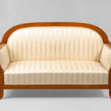 Sofa im Biedermeier-Stil. - photo 1
