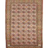 Heller Teppich mit Buchara-Muster. - фото 1