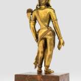 Feuervergoldete Bronze des Padmapani auf einem Steinsockel - Foto 2