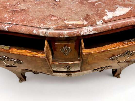 18th Century Commode from the Louis XIV Regency Period Marmor - Foto 10