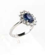 Gold. Bague en or avec saphir naturel et diamants 